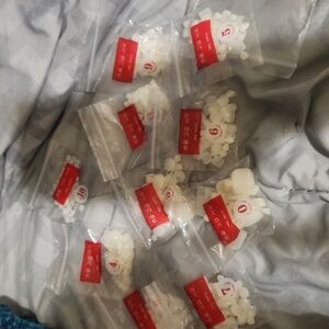 Artificial glue on toenails